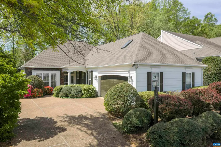5527 Stonegate Ln, Crozet, VA 22932 - #2