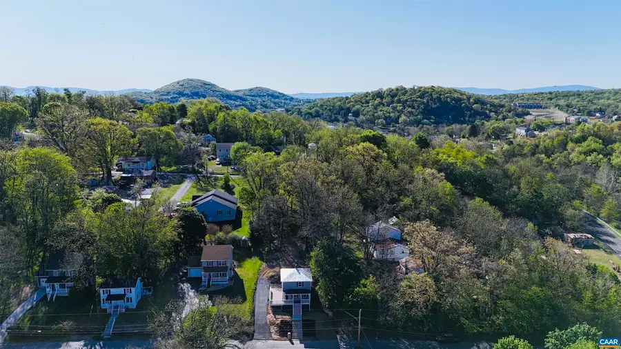 427 Montgomery Ave, Staunton, VA 24401 - #2