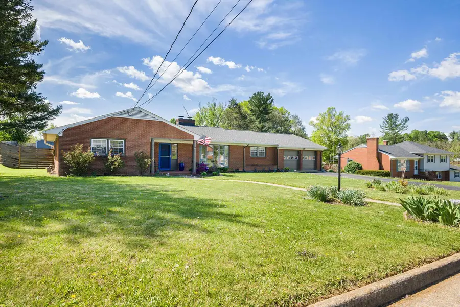 846 Kent Rd, Waynesboro, VA 22980 - #2