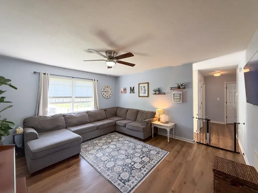 42 Canton Ln, Stuarts Draft, VA 24477 - #3