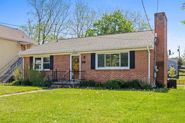 740 Sherwood Ave, Waynesboro, VA 22980