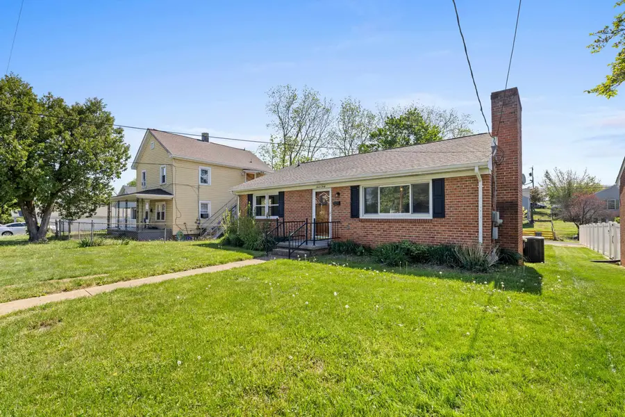 740 Sherwood Ave, Waynesboro, VA 22980 - #2