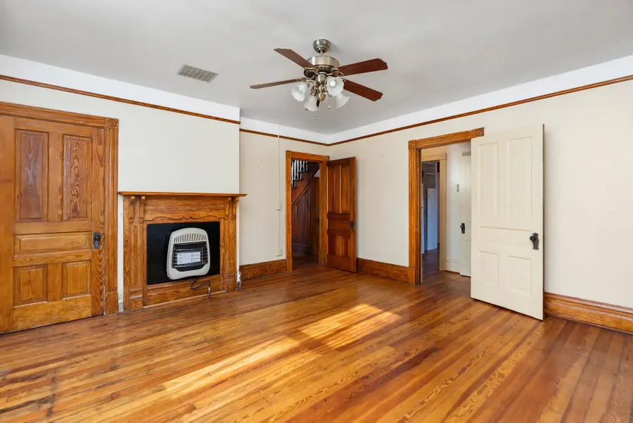 476 Walnut Ave, Waynesboro, VA 22980 - #3