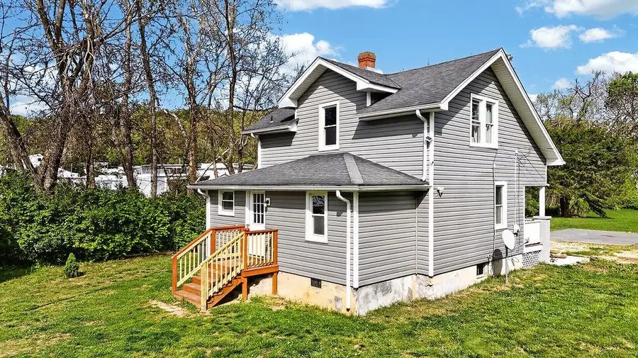 181 Gun St, Waynesboro, VA 22980 - #3