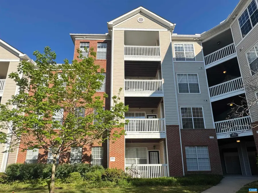 300 Riverbend Dr, Charlottesville, VA 22911 - #3