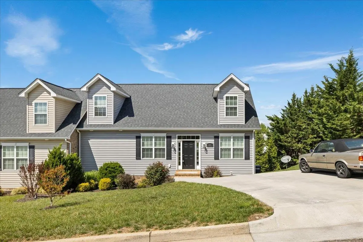 321 Blue Stone Hills Dr, Harrisonburg, VA 22801 - #1