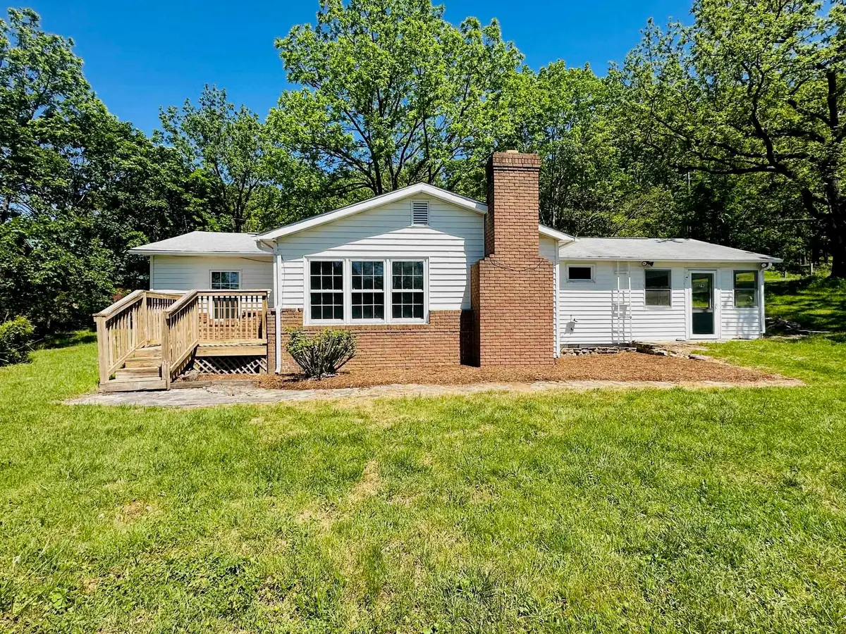 79 Rocky Ln, Stuarts Draft, VA 24477 - #1