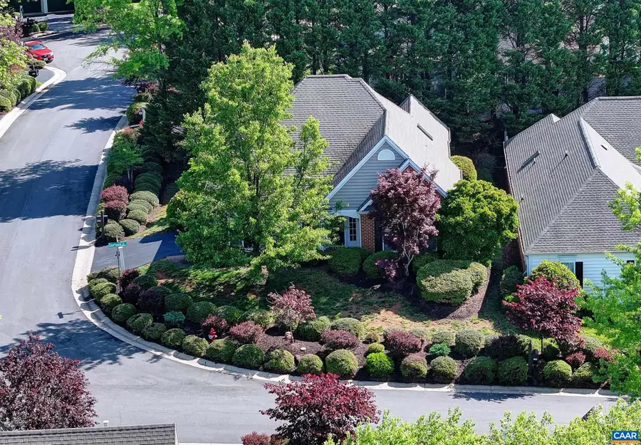 685 Courtyard Ct, Charlottesville, VA 22903 - #2