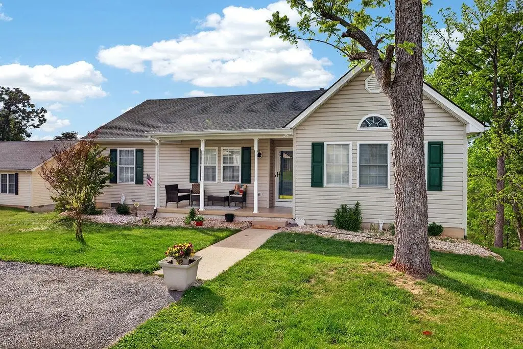 165 Fairmont Dr, Staunton, VA 24401 - #1