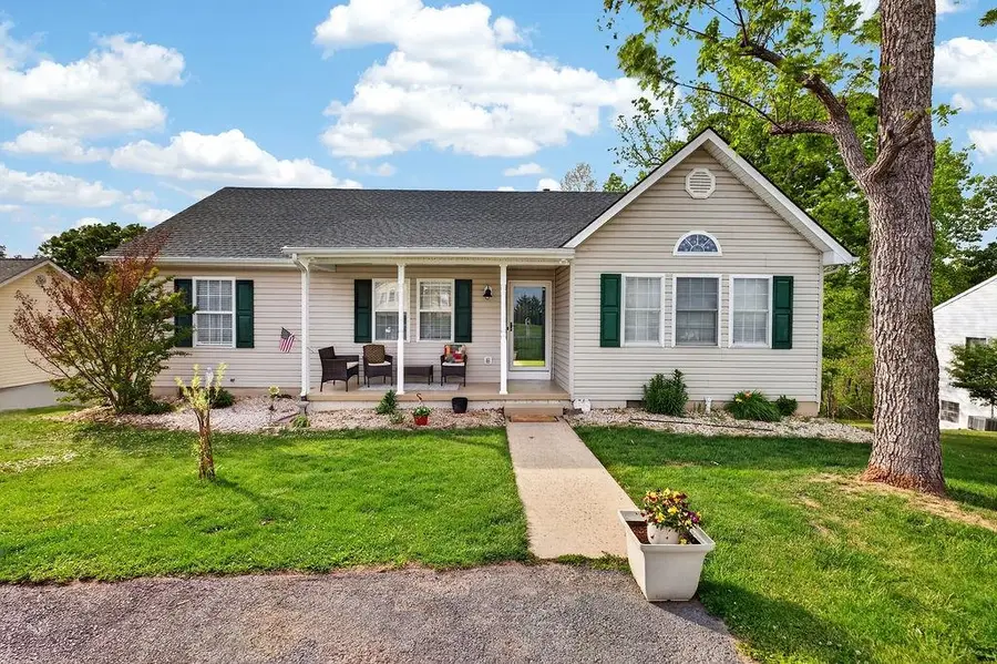 165 Fairmont Dr, Staunton, VA 24401 - #2