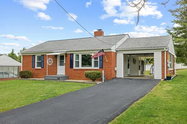 118 Stuart Ave, Stuarts Draft, VA 24477