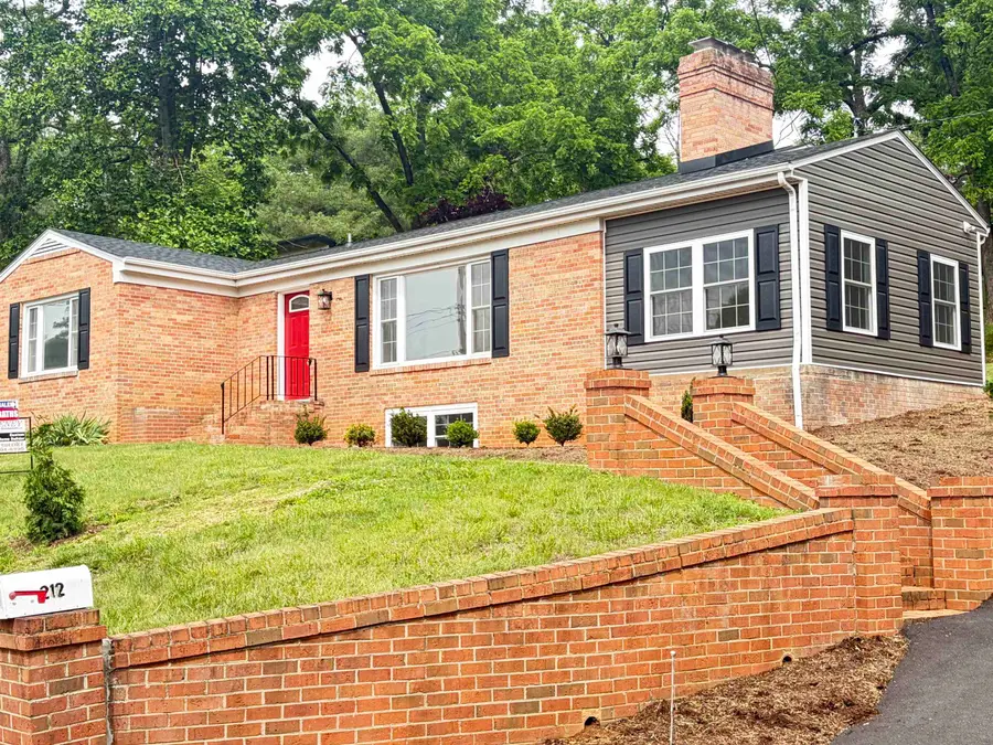 212 Skyland Dr, Staunton, VA 24401 - #2