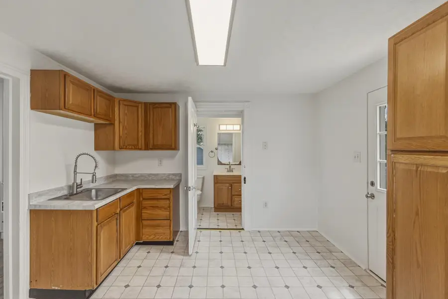 223 High St W, Woodstock, VA 22664 - #2