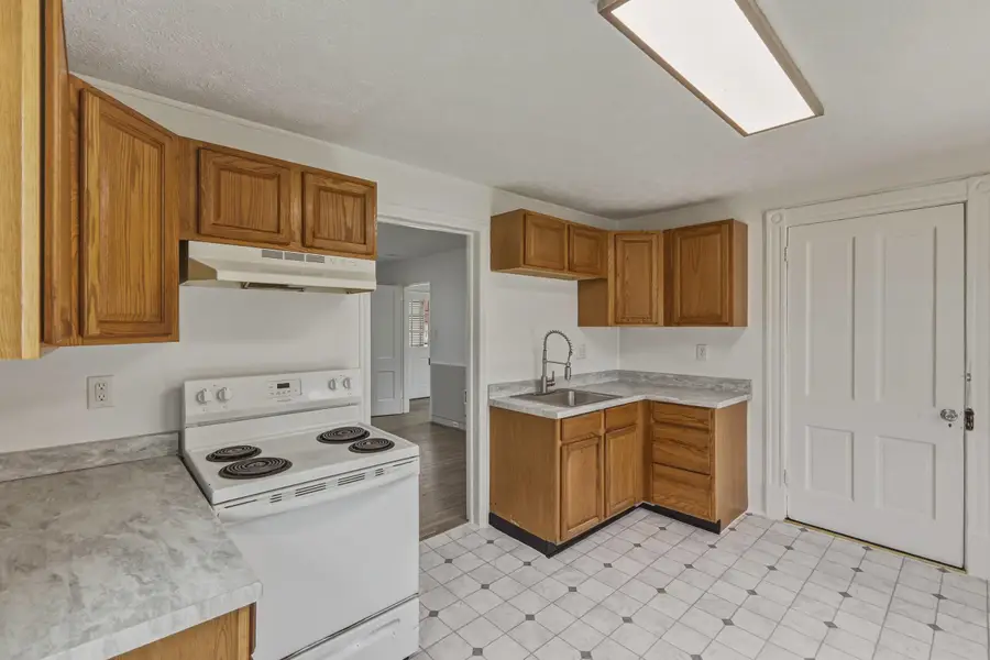 223 High St W, Woodstock, VA 22664 - #3