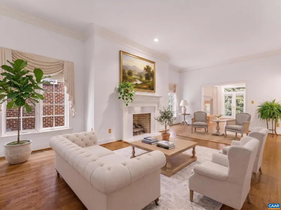 555 Dryden Pl, Charlottesville, VA 22903 - #2