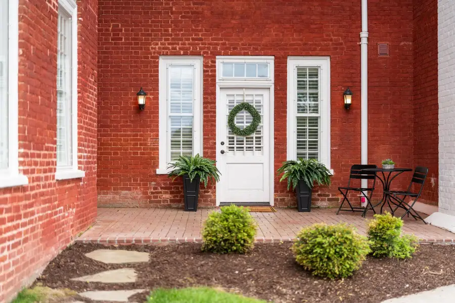 100 Village Dr, Staunton, VA 24401 - #2