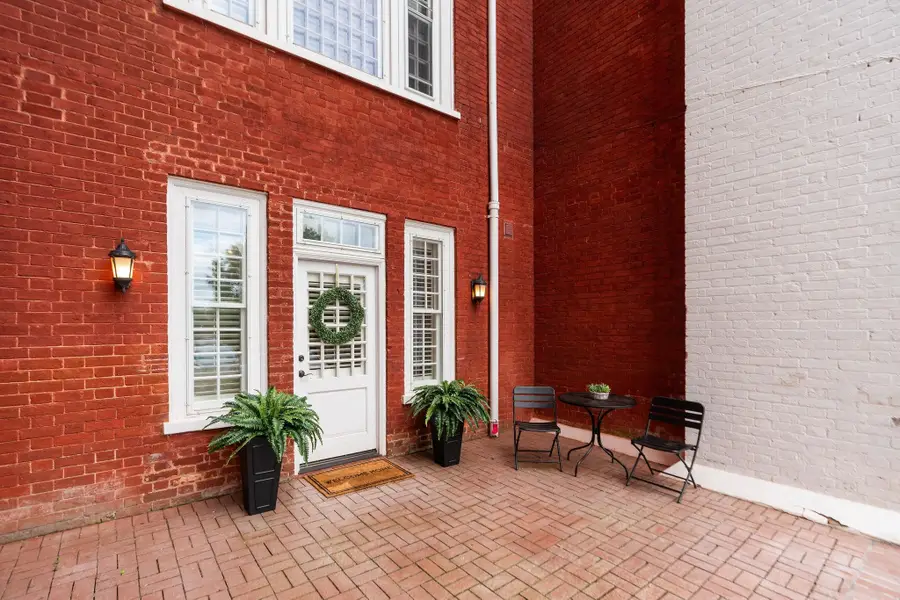 100 Village Dr, Staunton, VA 24401 - #3