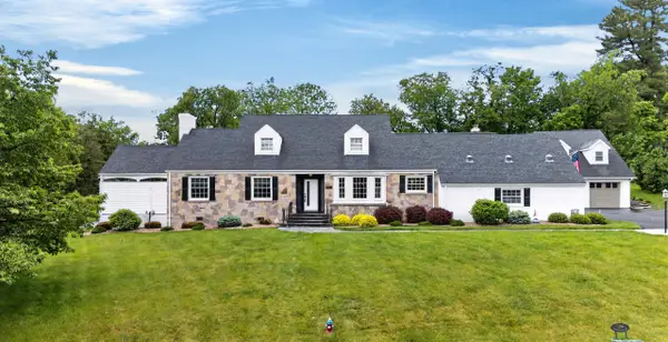 1204 Westmoreland Dr, Staunton, VA 24401