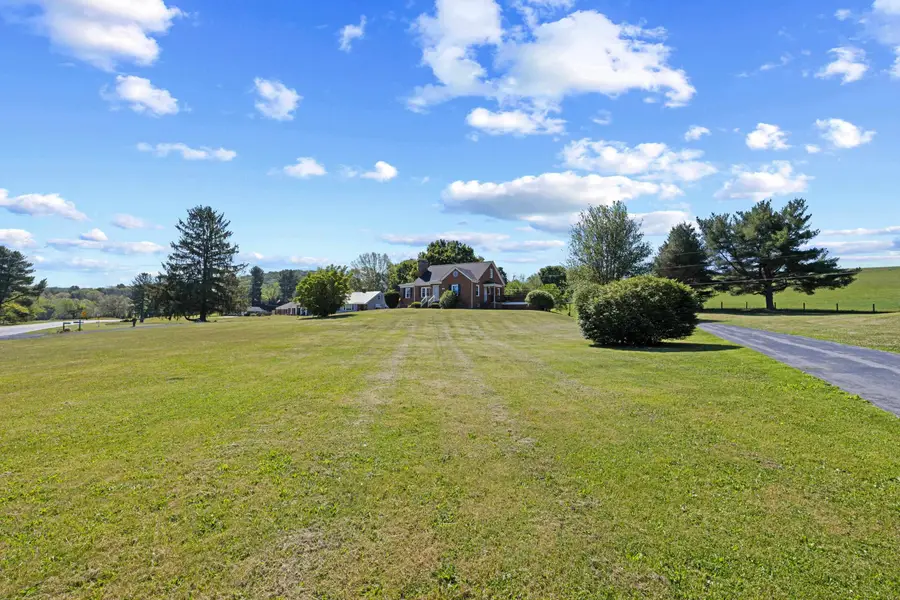3246 Churchville Ave, Staunton, VA 24401 - #3