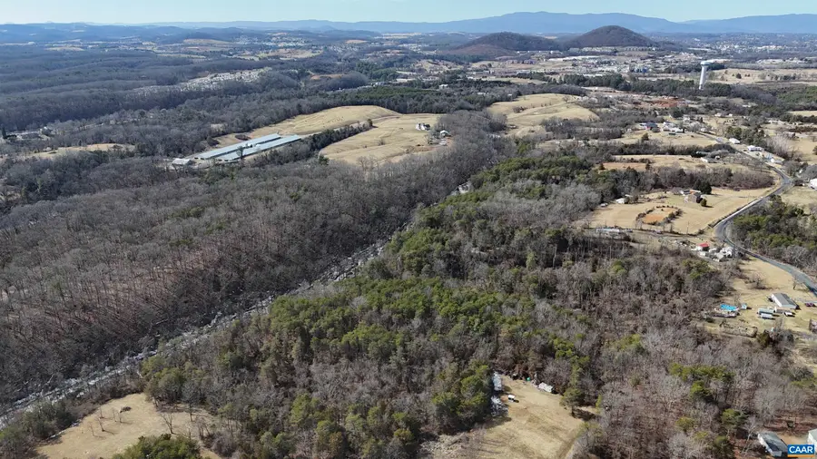 475 Sangers Ln, Staunton, VA 24401 - #3
