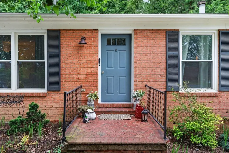 108 Briarwood Cir, Staunton, VA 24401 - #3