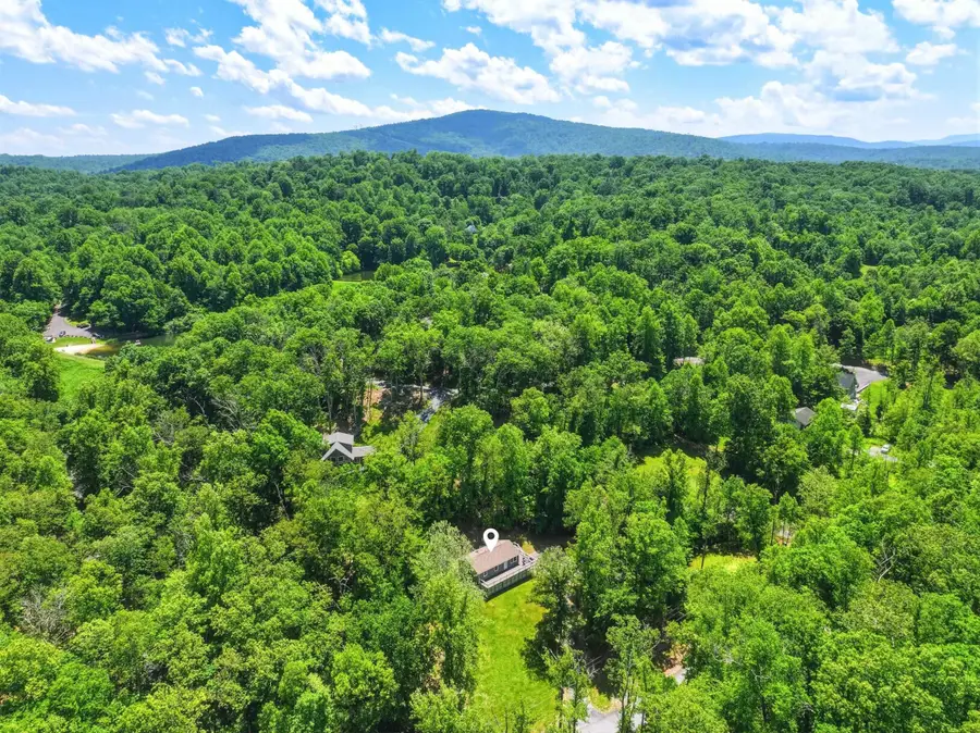 1008 Oregon Hollow Rd, Linden, VA 22642 - #2