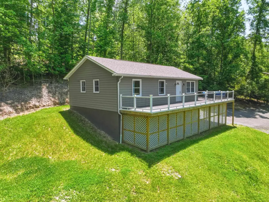 1008 Oregon Hollow Rd, Linden, VA 22642 - #3