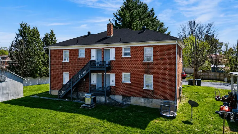 613 Alpha St, Waynesboro, VA 22980 - #2