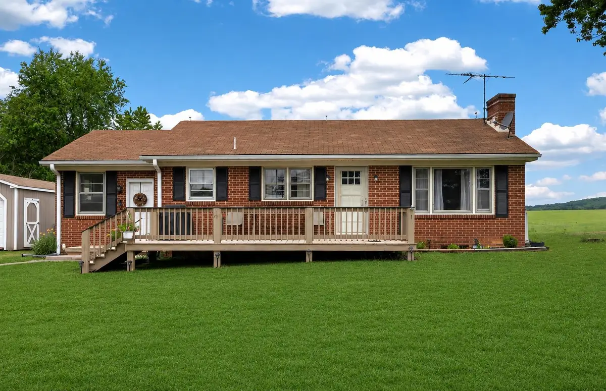 7827 Lee Hwy N, Raphine, VA 24472 - #1