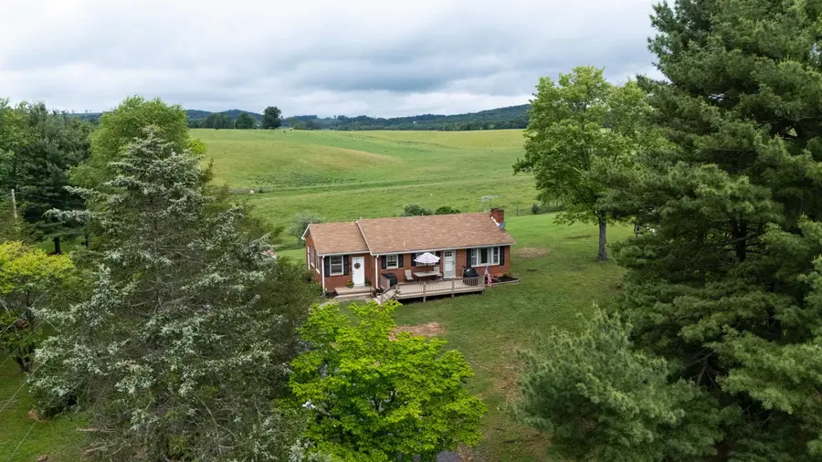 7827 Lee Hwy N, Raphine, VA 24472 - #2