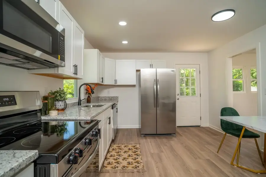 1205 Burnett St, Staunton, VA 24401 - #3