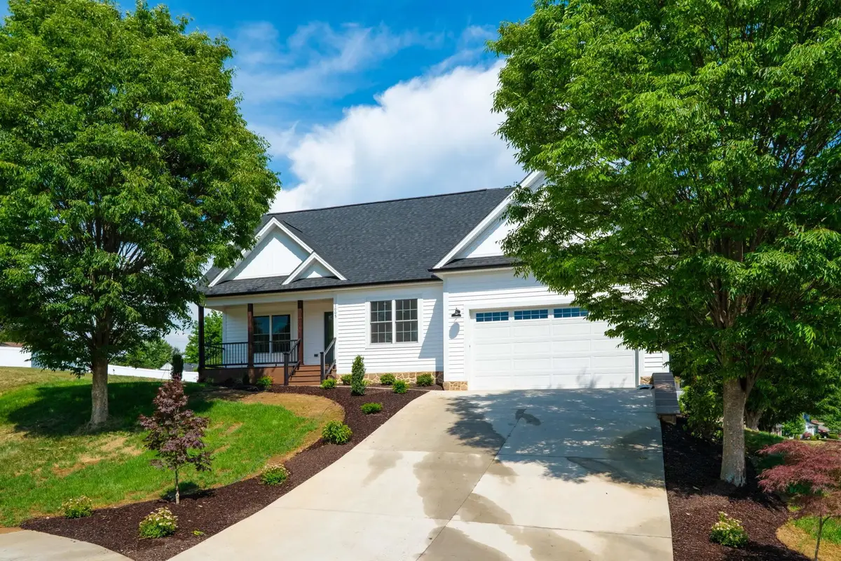1005 High Point Ct, Waynesboro, VA 22980 - #1