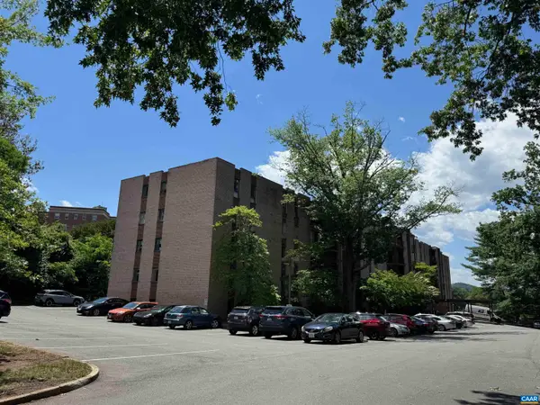 511 1st St N, Charlottesville, VA 22902