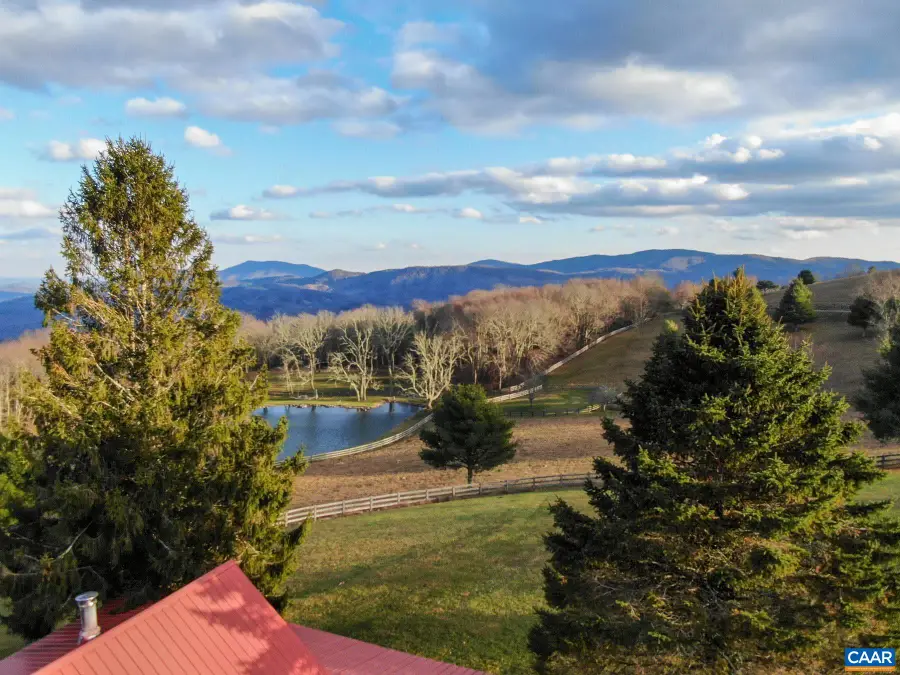 1064 Frazier Ln, Elk Creek, VA 24326 - #2