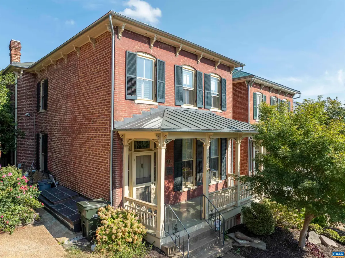 17 Washington St N, Staunton, VA 24401 - #1