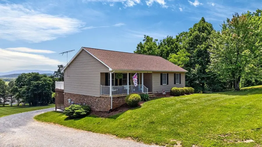 21 Cheyenne Ln, Staunton, VA 24401 - #3
