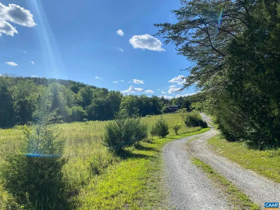 3984 Presidents Rd, Scottsville, VA 24590 - #2