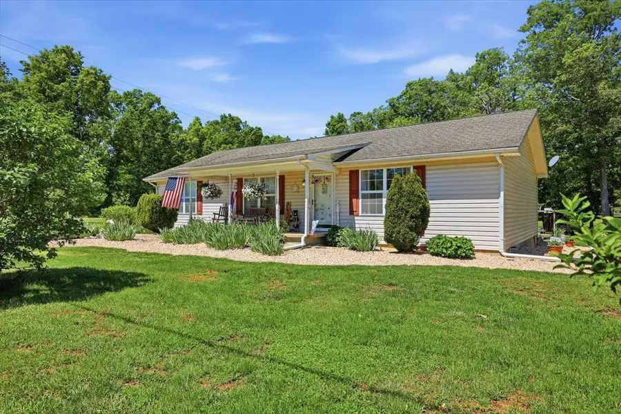 925 Mt Torrey Rd, Lyndhurst, VA 22952 - #2