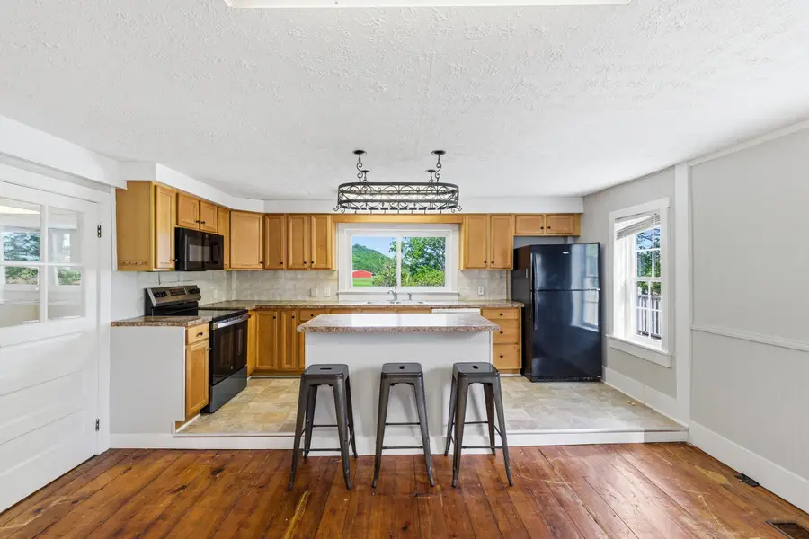 727 Main St S, Mount Crawford, VA 22841 - #2