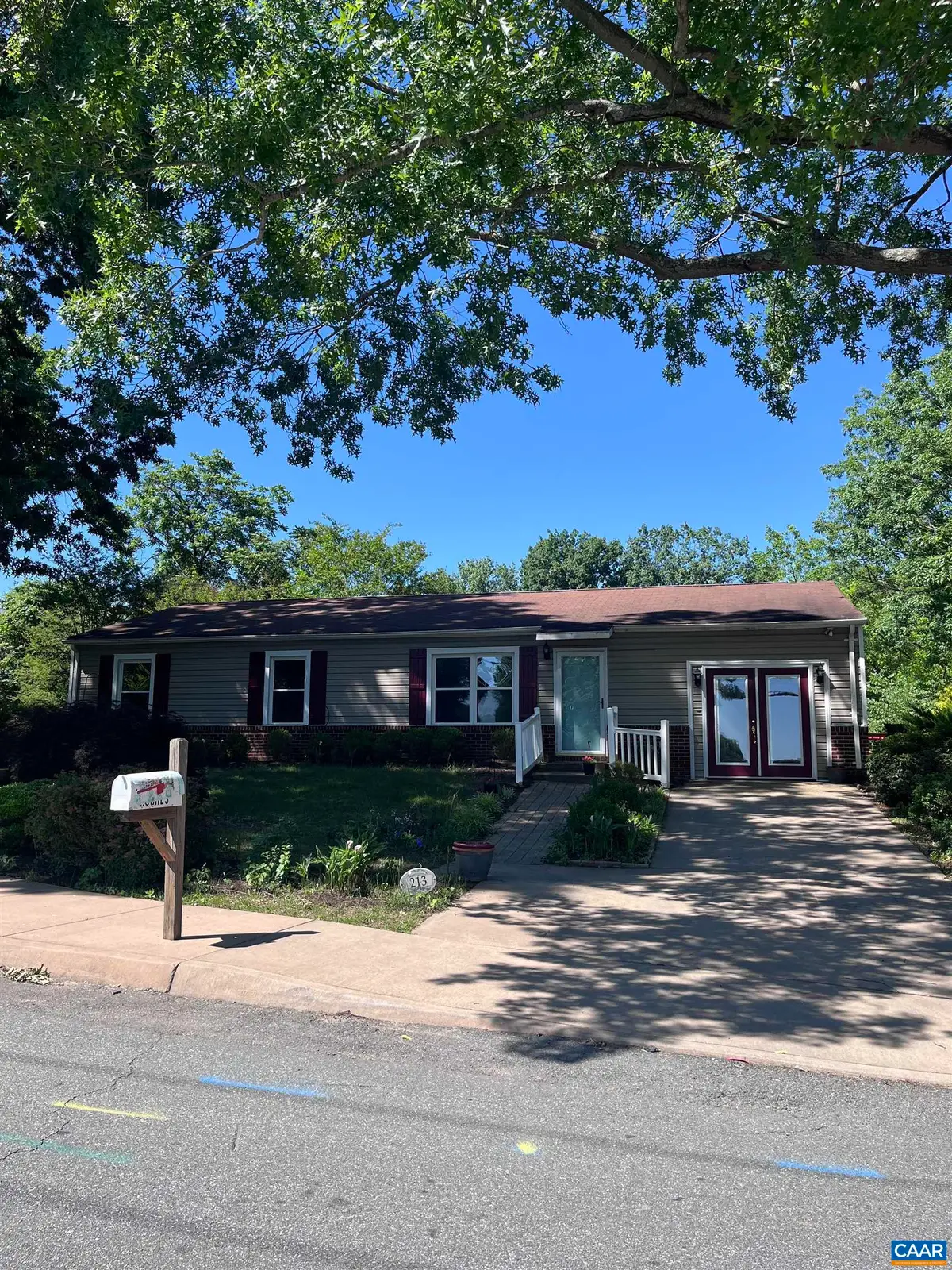 213 Oak St, Charlottesville, VA 22902 - #1