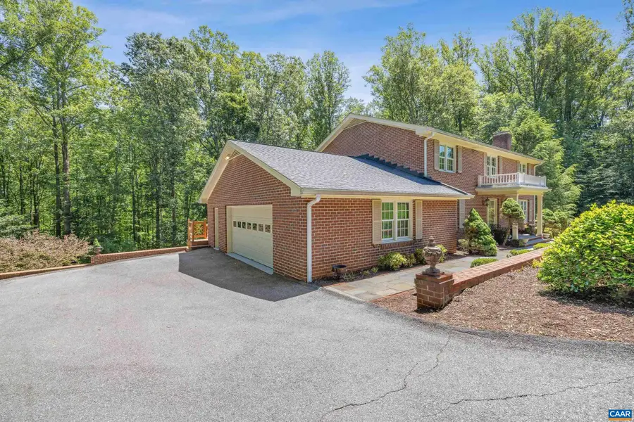 985 Tanglewood Rd, Charlottesville, VA 22901 - #3