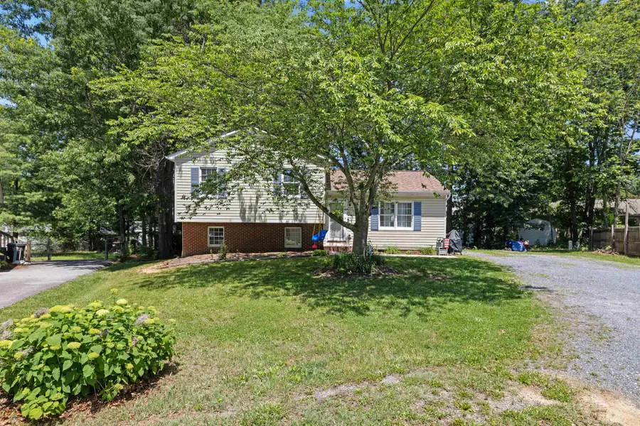 16 Kingston Ct, Stuarts Draft, VA 24477 - #3