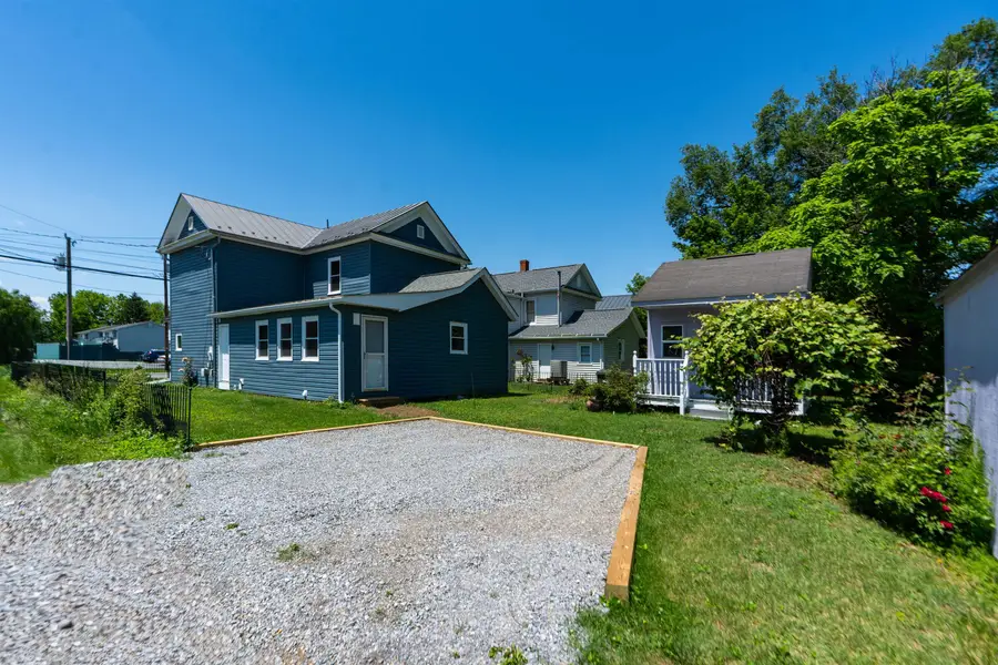 315 12th St W, Waynesboro, VA 22980 - #2