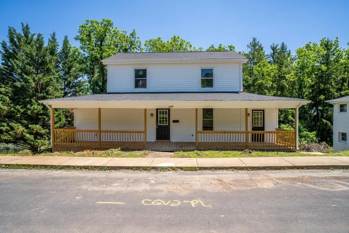 1201 Burnett St, Staunton, VA 24401 - #1