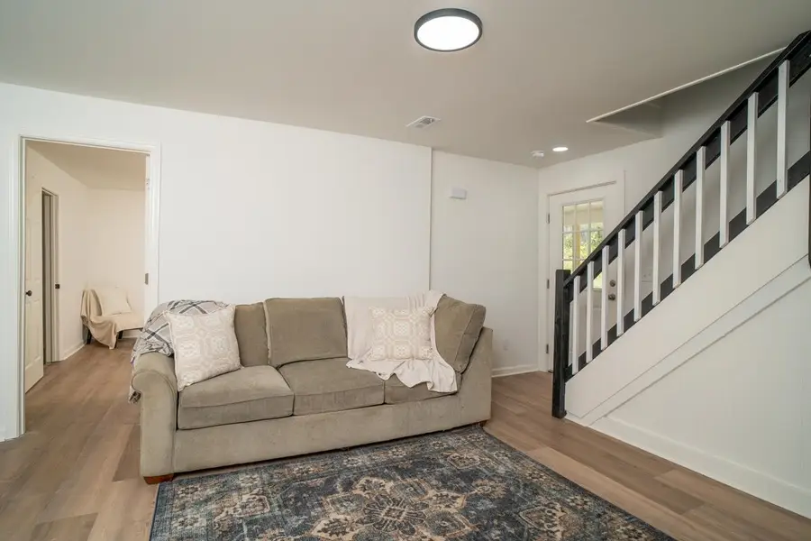 1201 Burnett St, Staunton, VA 24401 - #3