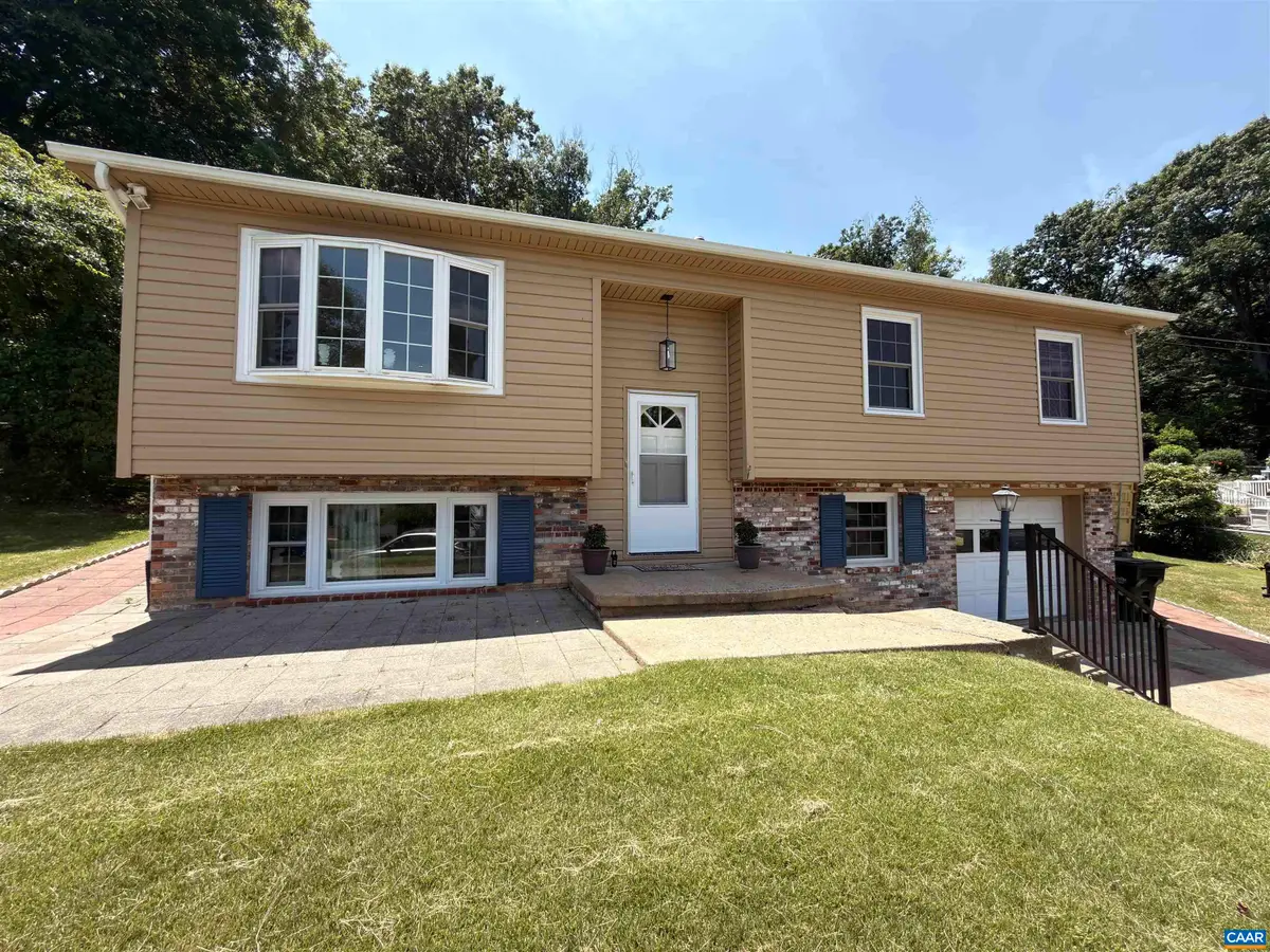 665 Gloria Pl, Staunton, VA 24401 - #1
