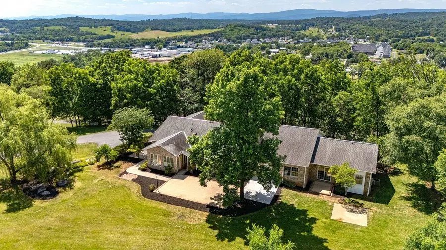 609 Lime Kiln Dr, Rockingham, VA 22802 - #2