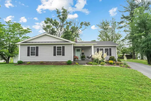 1334 Keesling Ave, Waynesboro, VA 22980