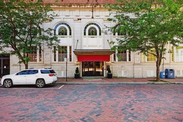 500 Court Sq, Charlottesville, VA 22902