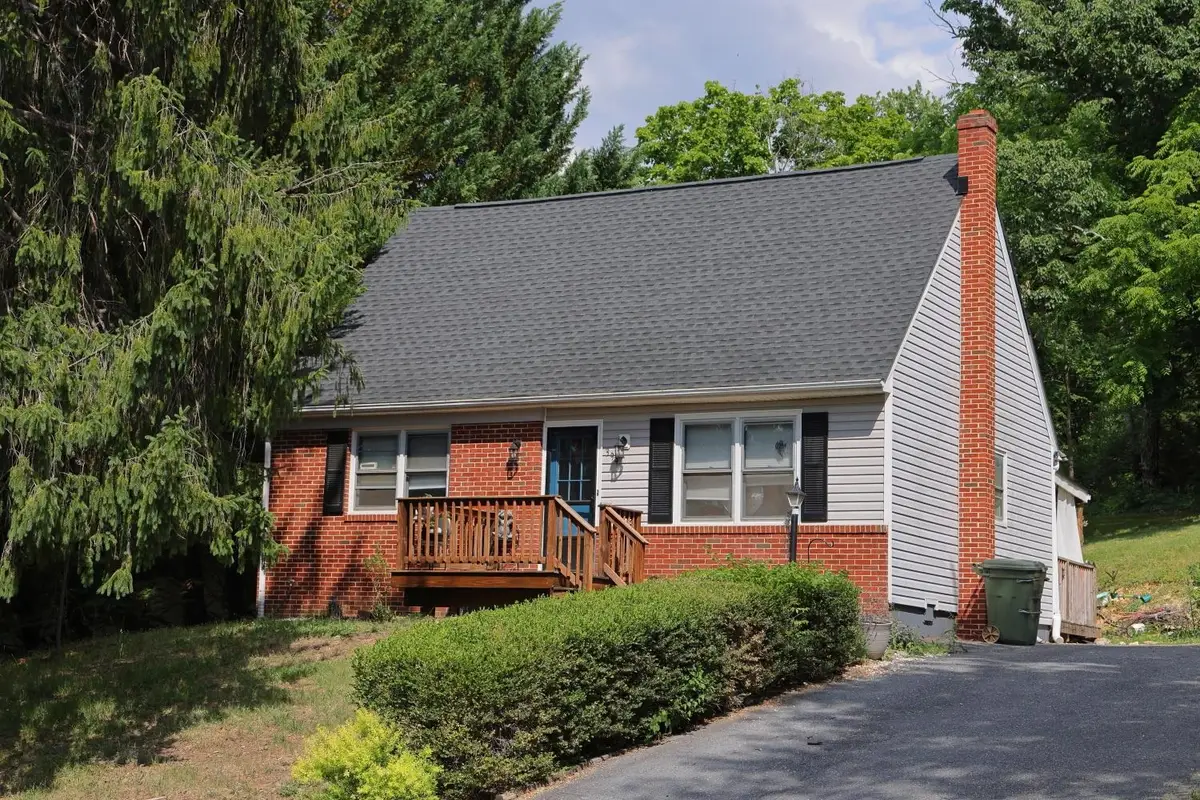 394 Horace Ave, Waynesboro, VA 22980 - #1